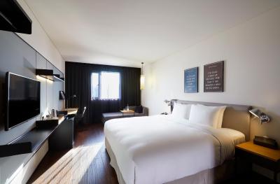 گلاد هتل یئوویدو