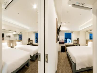 رد پلانت اساکوسا تکیو