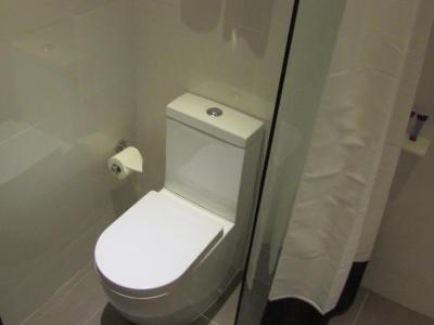 اکوئین هتل پایا لبار