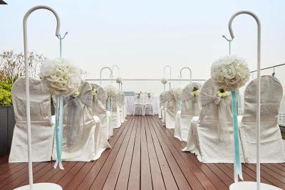 اکوئین هتل پایا لبار