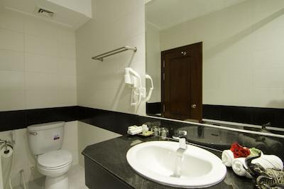 رس امرالد هتل