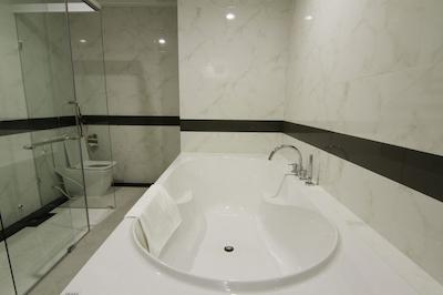 رس امرالد هتل