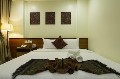 رس امرالد هتل