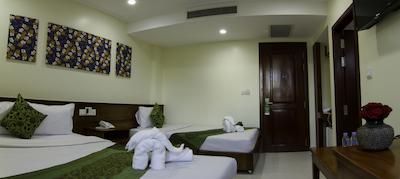 رس امرالد هتل