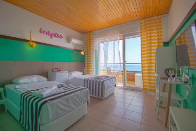 انجلیق دونتون هتل