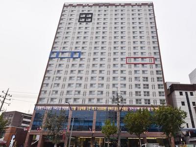 بنیکیا پرمیر هتل برنوی