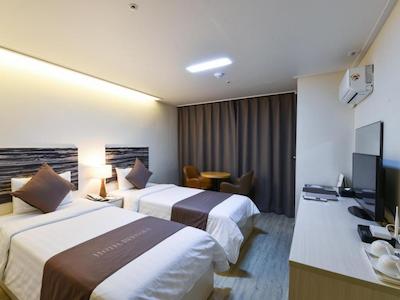 بنیکیا پرمیر هتل برنوی