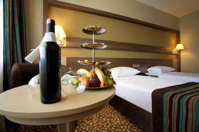 ادین بیچ هتل