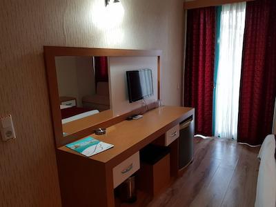 الیت باساران هتل