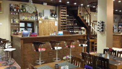 هادریان گات هتل