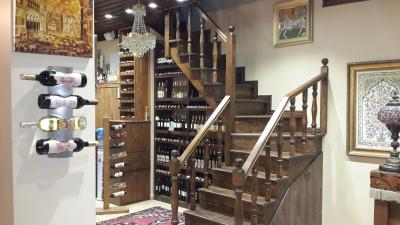 هادریان گات هتل