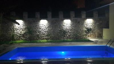 هادریان گات هتل