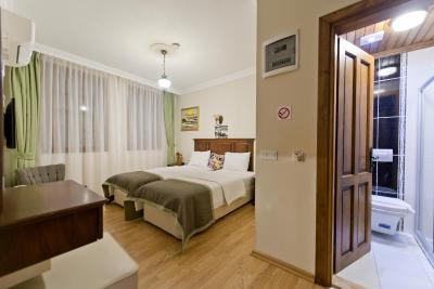 هادریان گات هتل