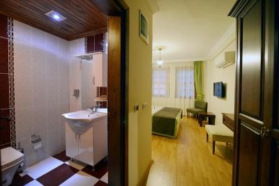 هادریان گات هتل