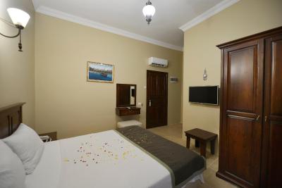 هادریان گات هتل