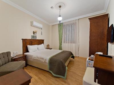 هادریان گات هتل