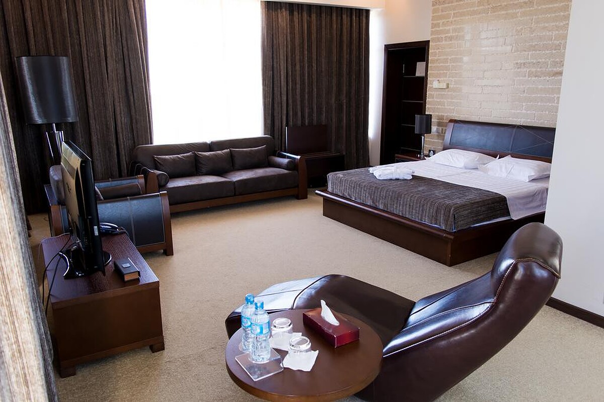 Grand M Hotel