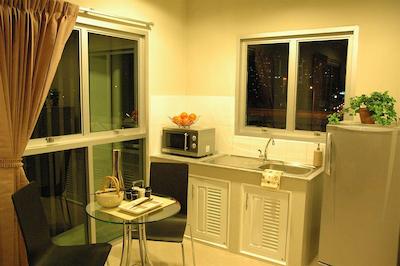 بانکوک لیوینگ