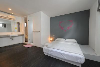 چکین بانکوک هاستل