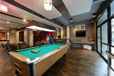 چکین بانکوک هاستل