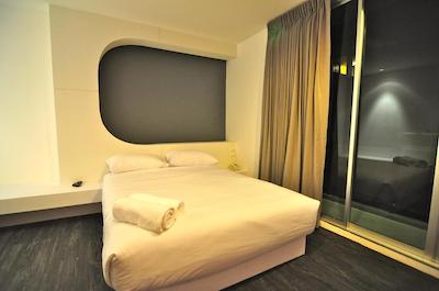 چکین بانکوک هاستل