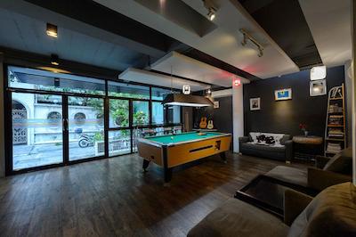 چکین بانکوک هاستل