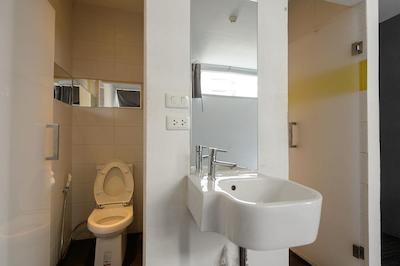 چکین بانکوک هاستل