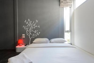 چکین بانکوک هاستل