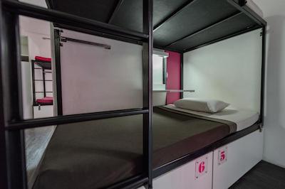 چکین بانکوک هاستل