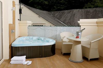 امبلسید اسالوتیشن هتل اند اسپا بو پرمیر کالکشن