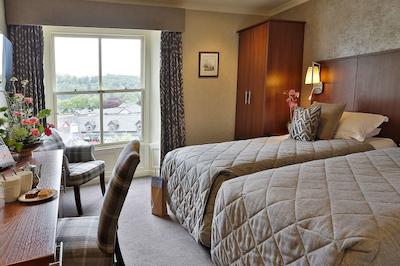 امبلسید اسالوتیشن هتل اند اسپا بو پرمیر کالکشن