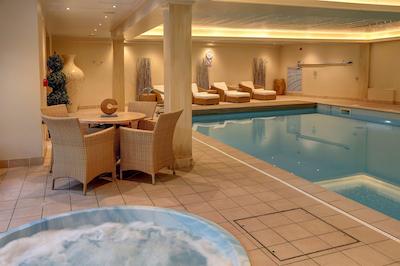 امبلسید اسالوتیشن هتل اند اسپا بو پرمیر کالکشن