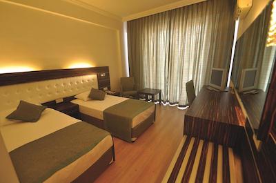 ساننی هیل آلیا هتل