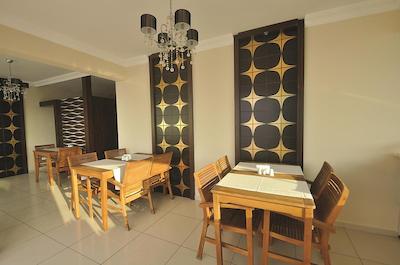 ساننی هیل آلیا هتل