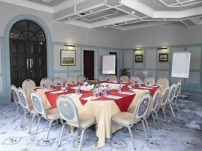 ویندسُر گولف هتل اند کونتری کلوب