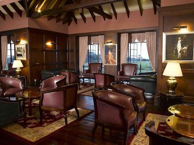 ویندسُر گولف هتل اند کونتری کلوب