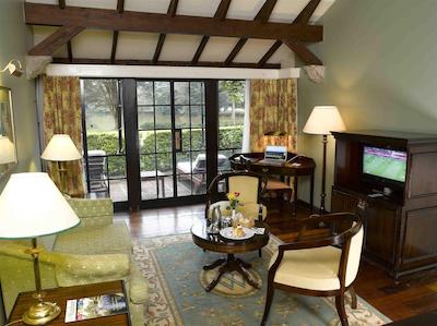 ویندسُر گولف هتل اند کونتری کلوب