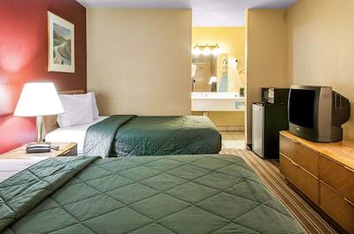 سوبوربان اکستندد است هتل ایست