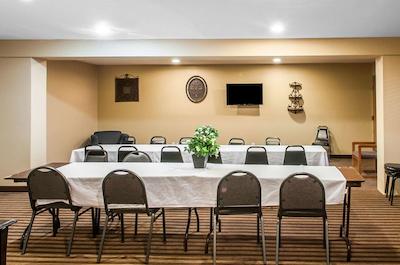 سوبوربان اکستندد است هتل ایست