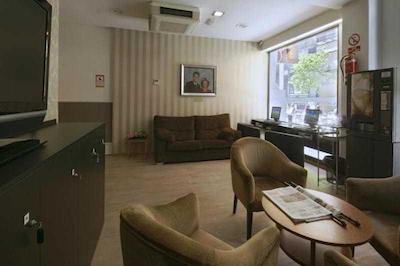 هستال ونشیا