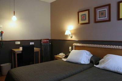 هستال ونشیا