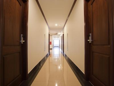 لاو گولدن هتل