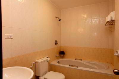 لاو گولدن هتل