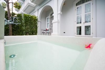 لیتل نیونیا هتل