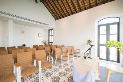 لیتل نیونیا هتل