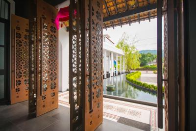 لیتل نیونیا هتل