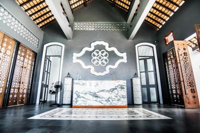 لیتل نیونیا هتل