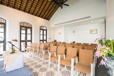 لیتل نیونیا هتل