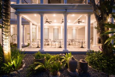 لیتل نیونیا هتل