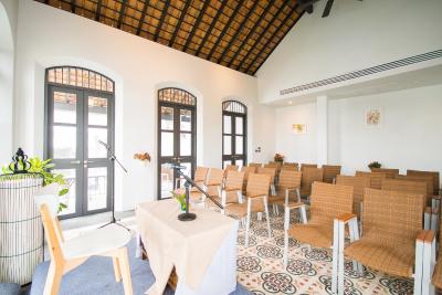 لیتل نیونیا هتل